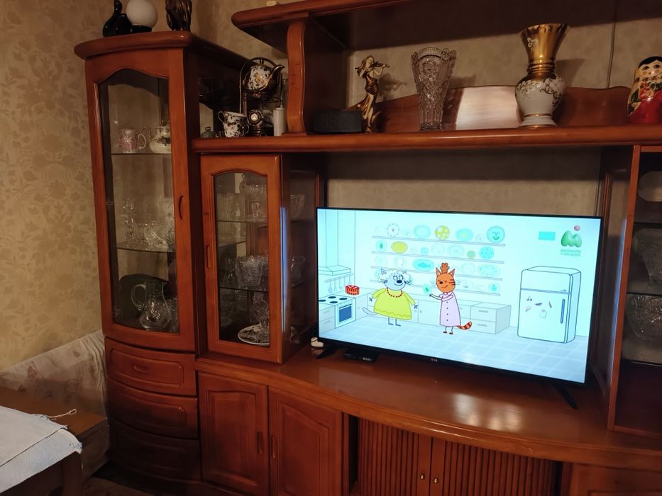 Продам стенку в зал