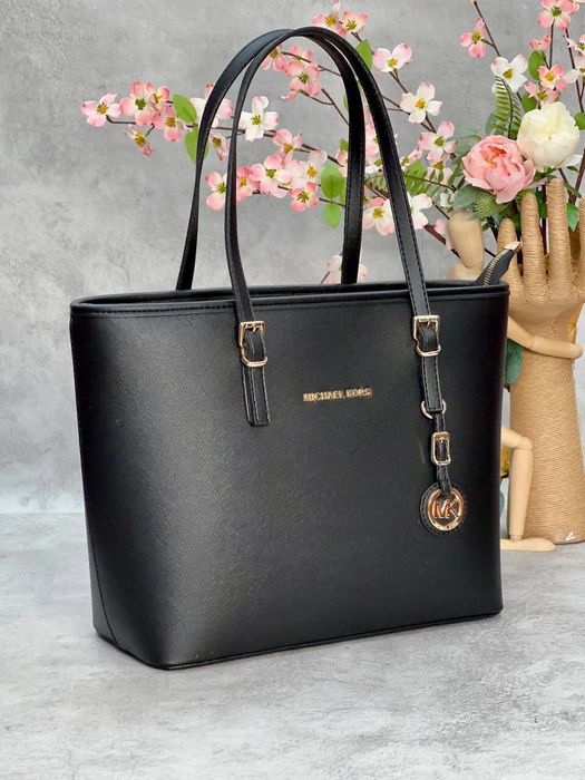 Genti Michael Kors noi