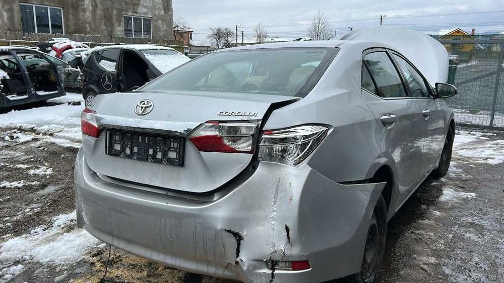 Usa dreapta fata / spate Toyota Corolla 2015 Berlina 1.4