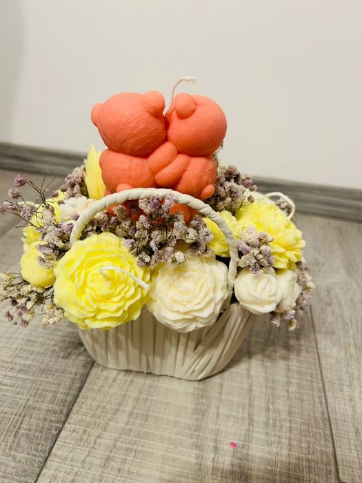 Aranjamente florale din flori de ceară de soia