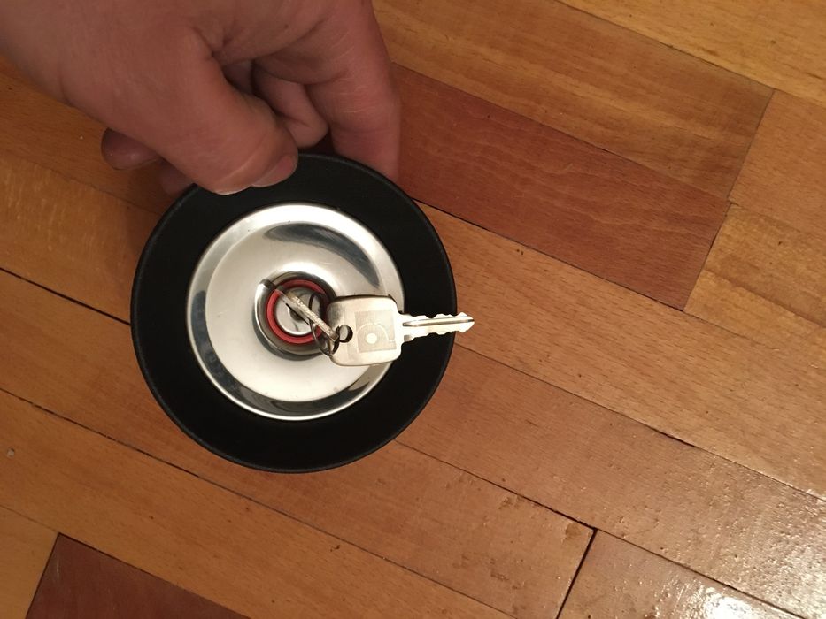 Капачки за бензин дизел за ретро автомобили нови Алфа Ситроен Фиат