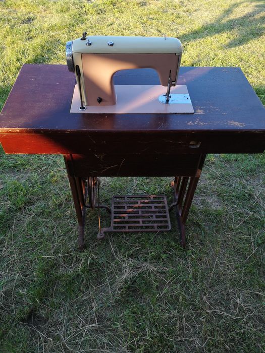 Masina de cusut Ileana - Cugir - din anul 1960