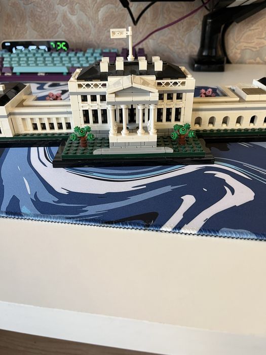 LEGO   White House (оригинал) 1500 деталей