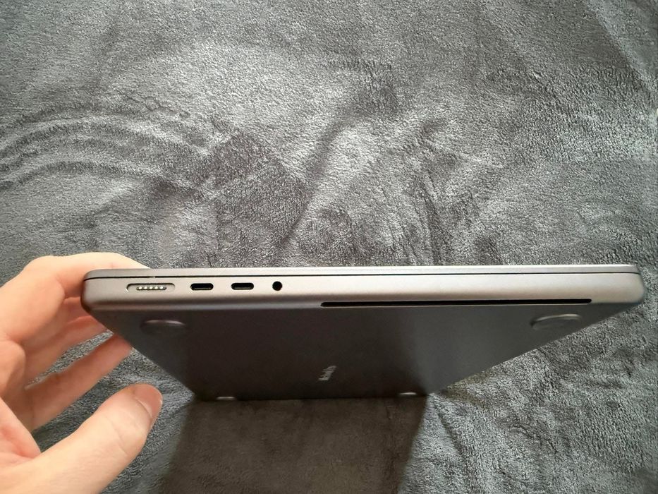 Mac Book Pro M4 Max 14‑core CPU, 32‑core GPU: Built , 36GB, 1TB SSD