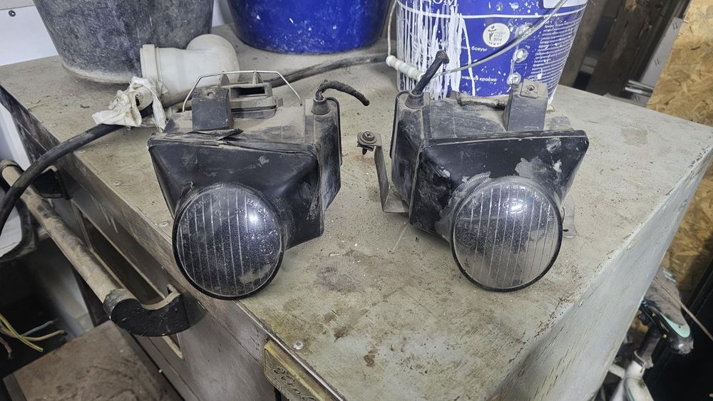 Продам противатуманники на мерседес 210