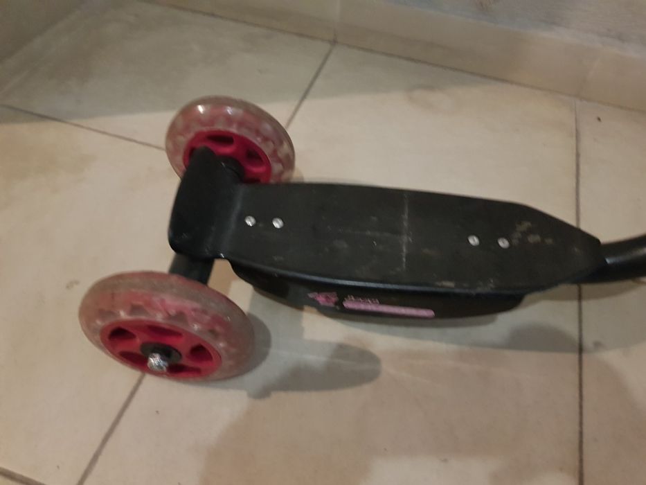 Детска триколка тротинетка