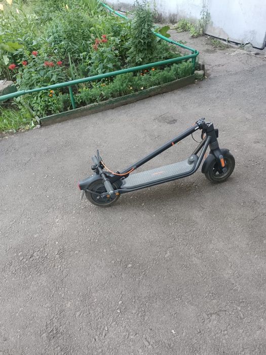 Продается самокат Ninebot F2 Pro