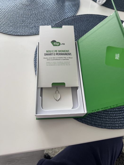 Iphone 15 pro max natural titan/14 pro max purple