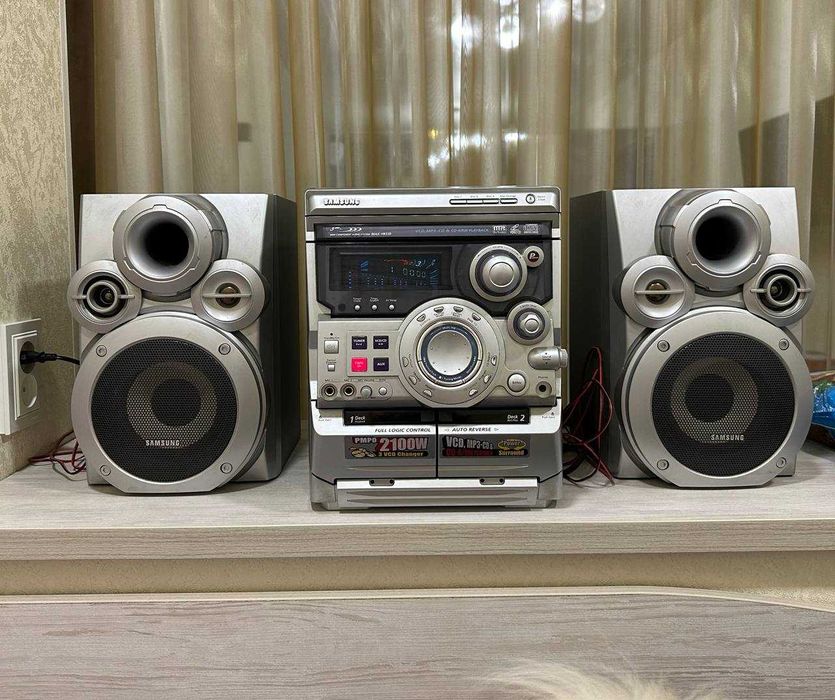 Продается музыкальный центр 500.000