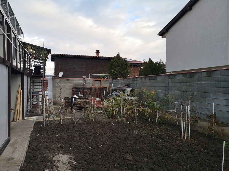 Под наем мини складове в промишлен обект, 13 км до Сл. Бряг