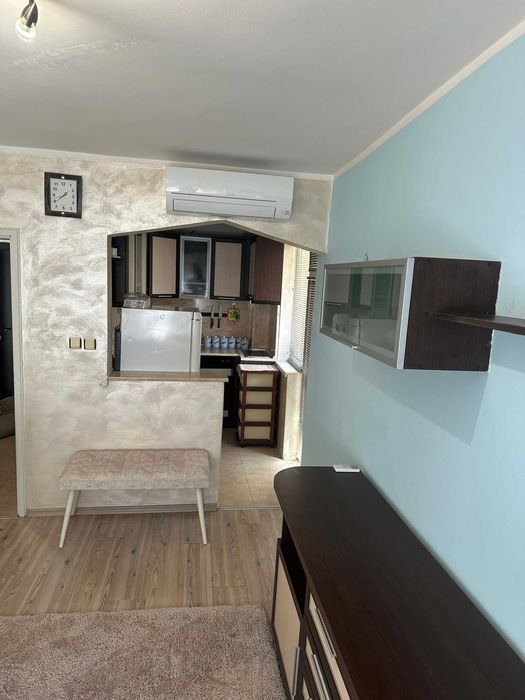 Дава се под наем Двустаен апартамент в Бургас, Възраждане - 50 кв.м за 325 € - Снимка #2