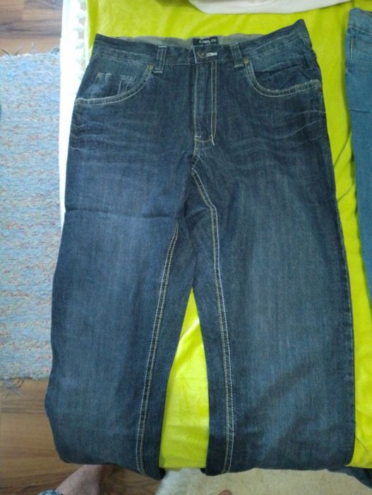 Vând blugi  bărbătești NOI