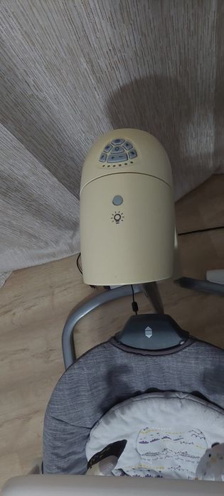 Vând balansoar electric bebe
