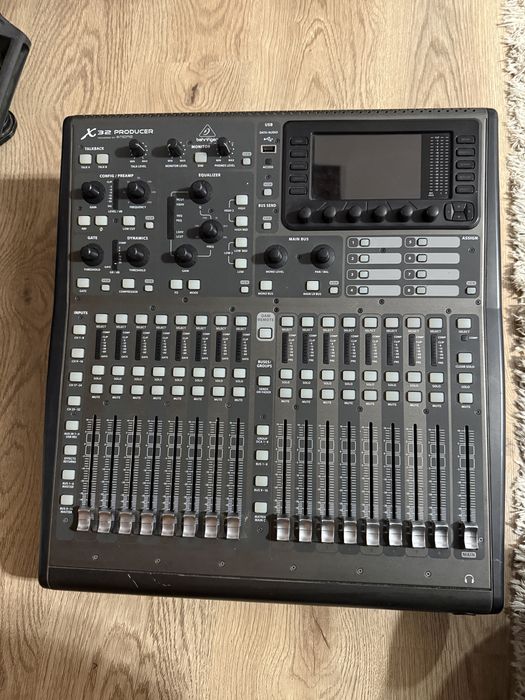 Цифровой микшерный пульт Behringer x32 producer