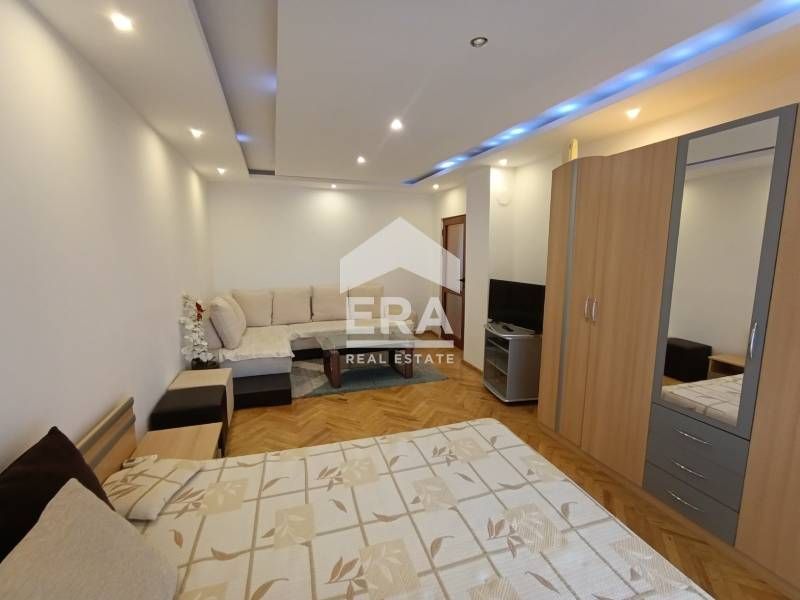 Двустаен, панелен апартамент, готов за нанасяне в ж.к. Младост-1, гр.