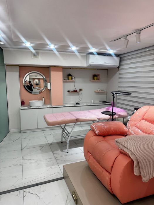 Сдаются реклайнеры  в салоне красоты