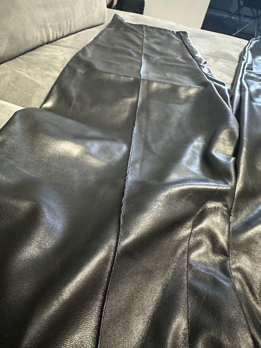 Pantaloni lungi imatatie de piele