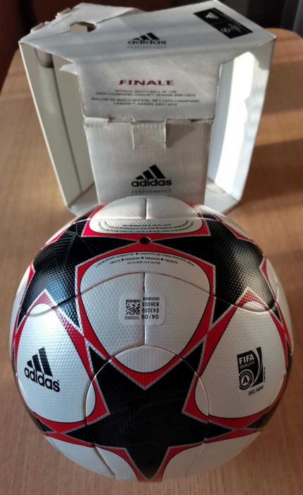 Minge Adidas Finale 9, minge oficială a Ligii Campionilor 2009/2010