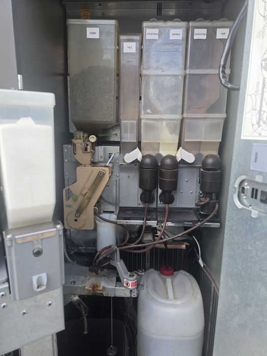 Вендинг автомат Зануси Астро