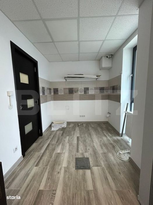 Apartament cu 3 camere, ideal pentru activitati de birou, zona Livezen