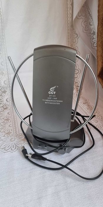 Стайна антена с вграден усилвател за цифрова TV и радио