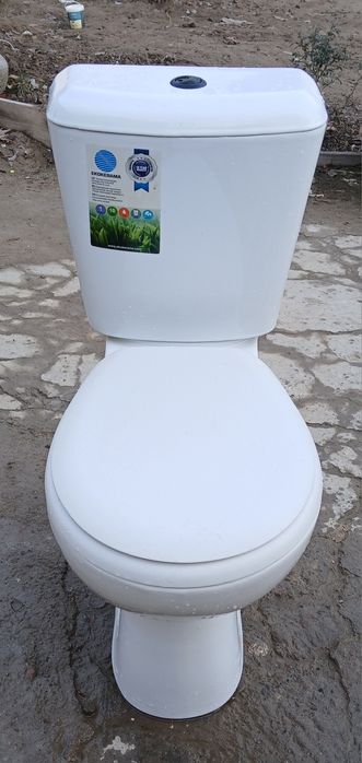 Унитаз сотилади.