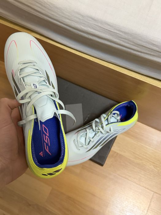Футболни обувки Adidas F50 размер 43 1/3