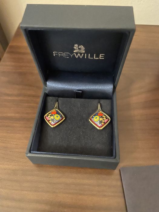 Новые серьги Frey Wille