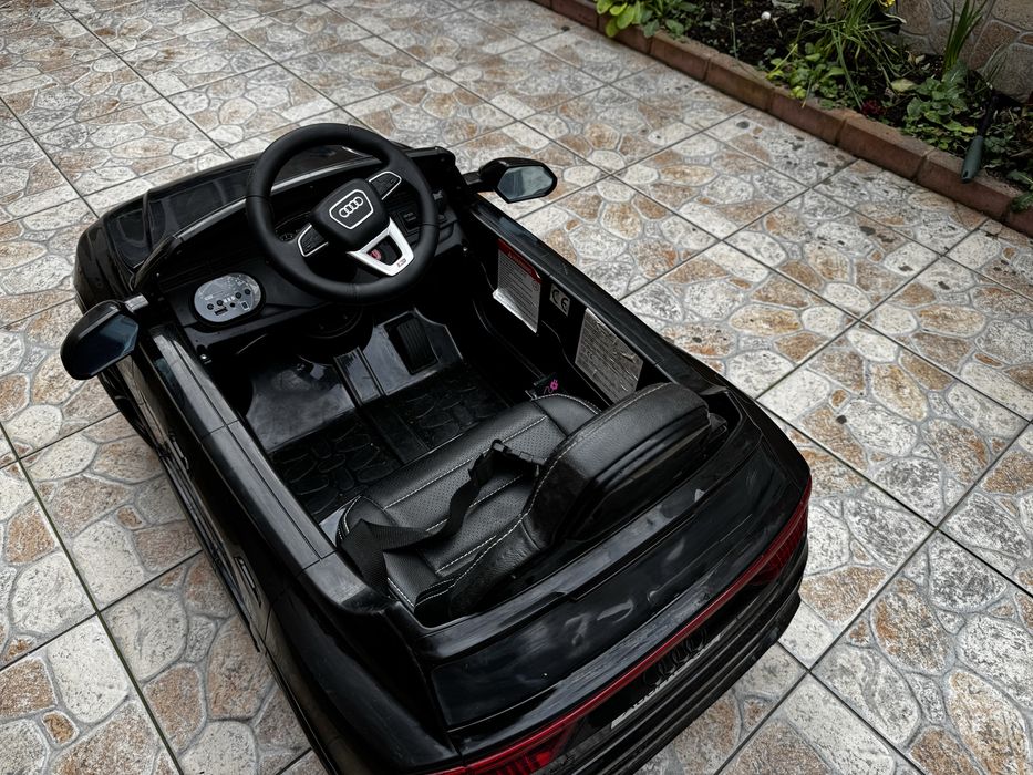 Masinuta electrica  cu telecomanda pentru copii