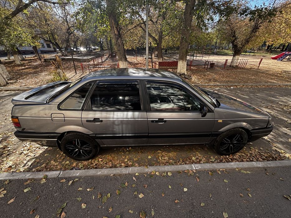 Volkswagen Passat B3 1990 год