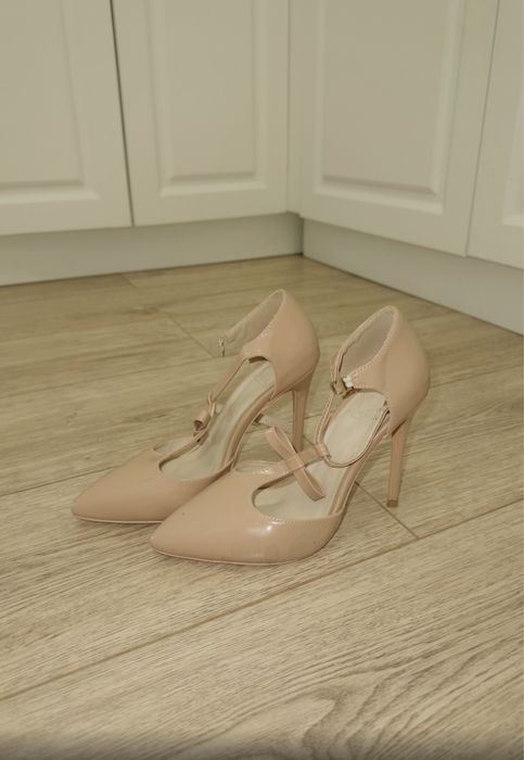 Женский туфли на каблуках