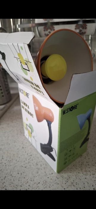 Lampa de birou  .