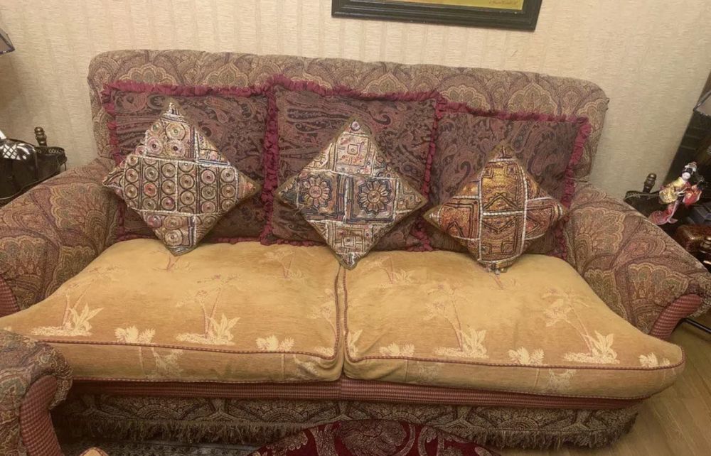 Диван и два кресла