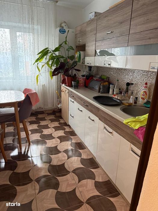 Apartament 2 camere, Rovinari zona Penny