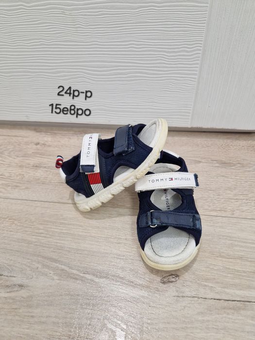 Сандали, маратонки в запазено състояние