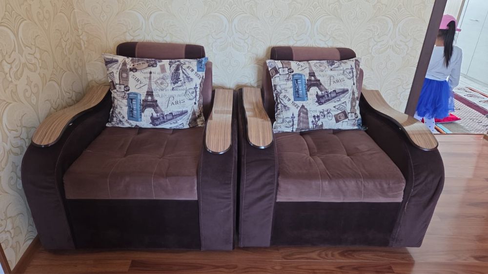 Продаётся диван в хорошем состояний