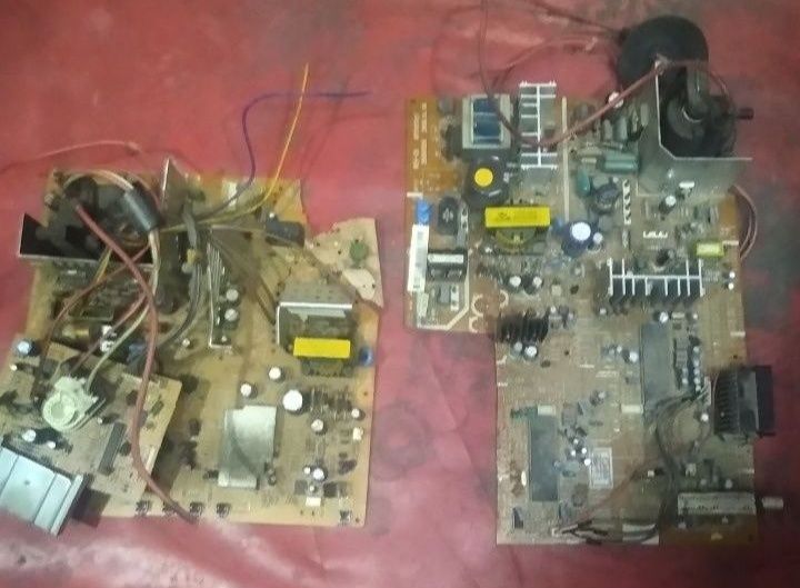 Lot de doua sasiuri complete (monitor Hyundai si TV Gut Scneid)
