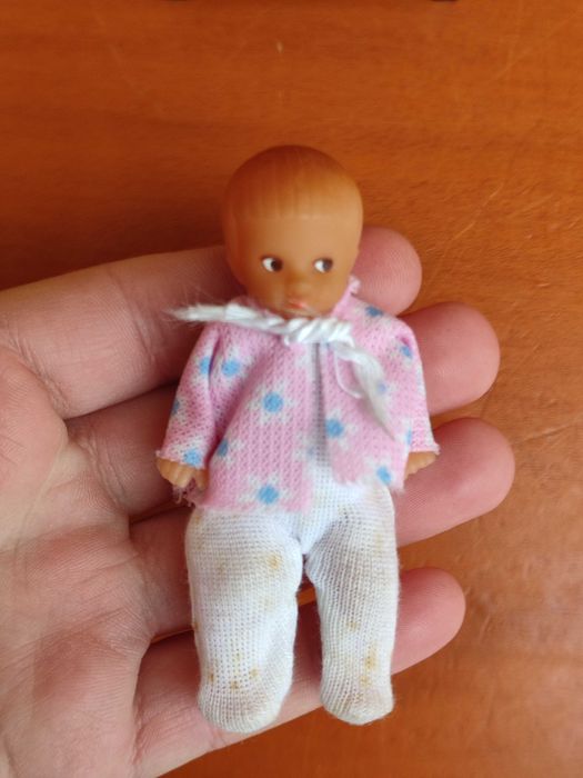Păpușă miniaturală
