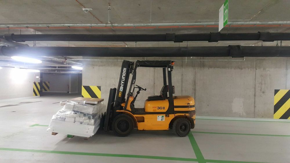 Închiriere stivuitoare motostivuitoare  București