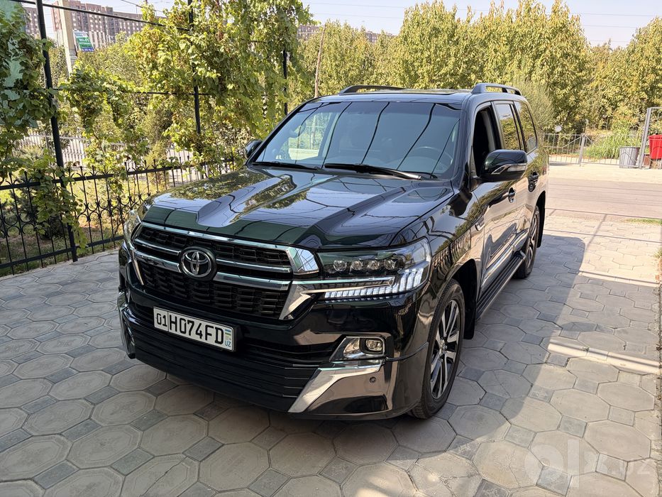 Toyota Land Cruiser 200 год 2014