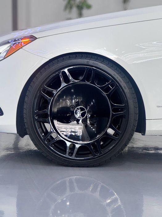Bugun sotuvimizda Mecedes Benz E 400 W 212 coupe