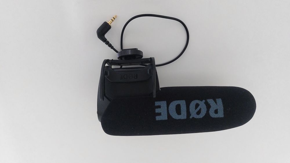 Microfon Rode cu sistem de suspensie