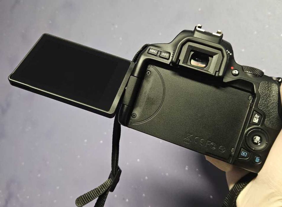 Camera canon 250D