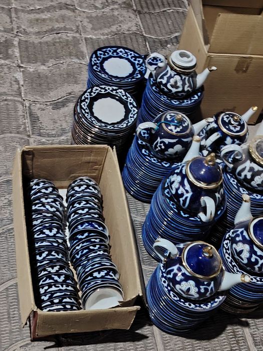 Срочно сотилади уйдан чикганПахта гулли идишлар