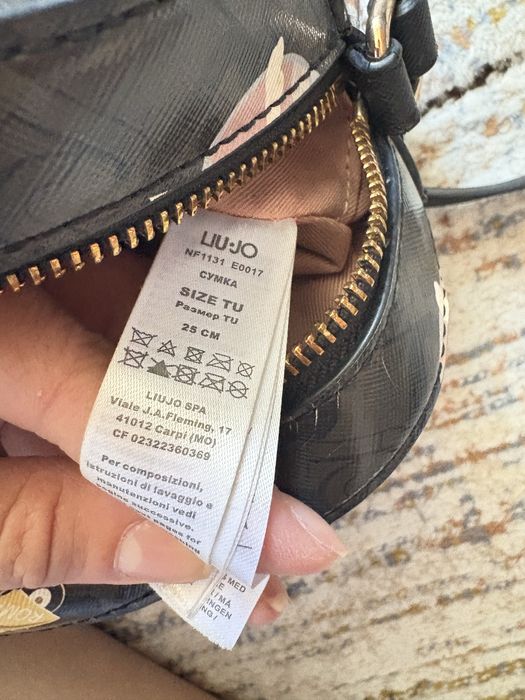 Geanta liu jo excelenta!