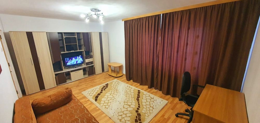 Proprietar Închiriez apartament 2 camere  Termen lung