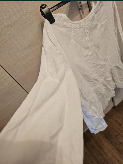 Bluză albă model ie