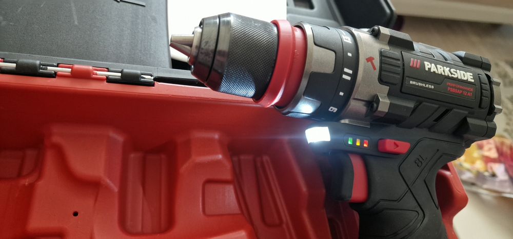 Parkside Акумулаторен винтоверт PARKSIDE  12V, 45Nm, с ударник с батерия и зарядно!