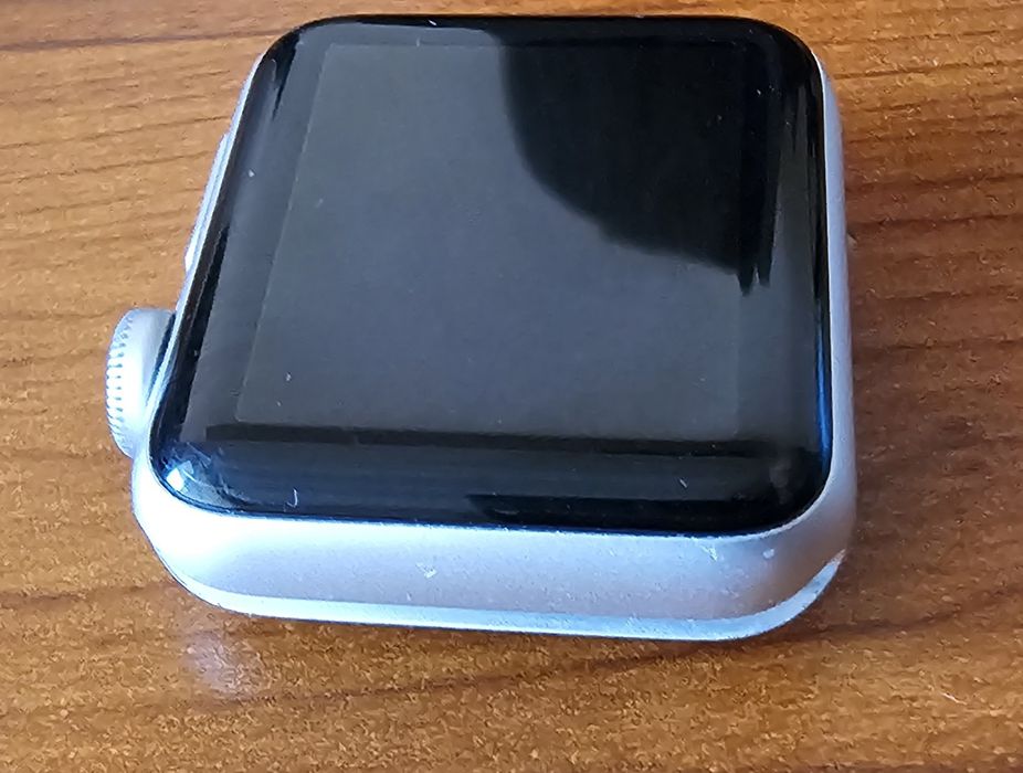 Продавам Apple Watch Series 3 38mm Silver Aluminum White Sport