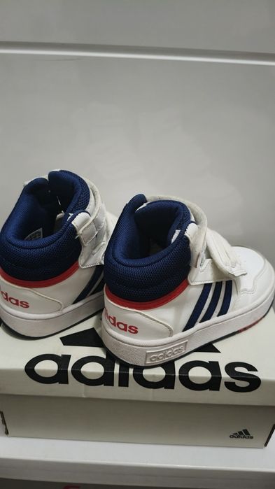 Adidasi Adidas, mărimea 26